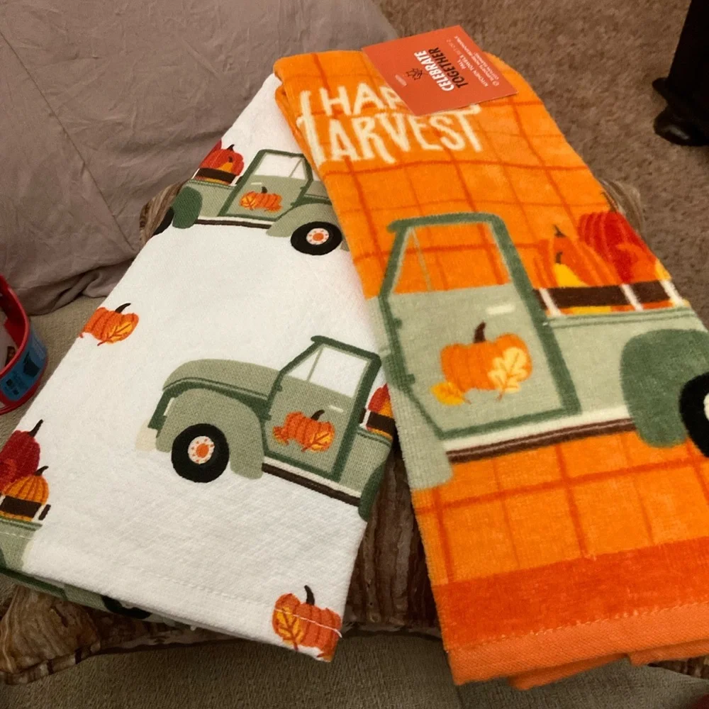 Fall Antique Pickup Autumn Leaves, Pumpkin, Kitchen Towels, Adorable Set of 2